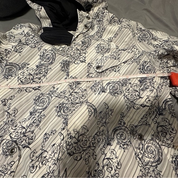 North Face Womens Hyvent waterproof lightweight jacket - Picture 12 of 12